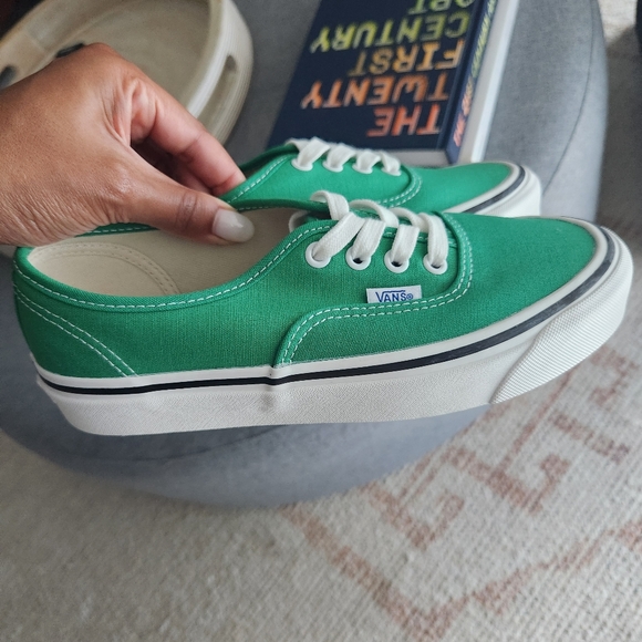 🔥 SOLD Vans Authentic 44 DX Classic Low Tops - Picture 2 of 9